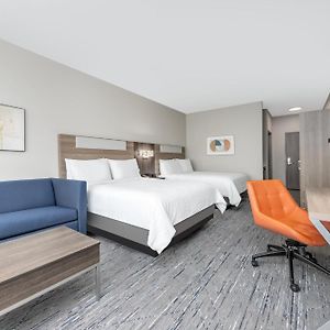 Queen Suite